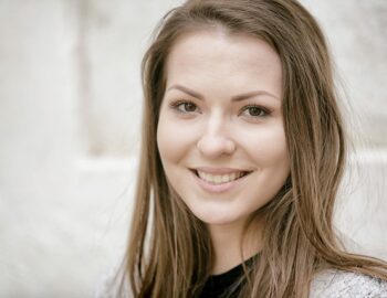 girl-2259596_640